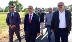 Asfalt çalışmalarını inceleyen Vali Çelik`ten 